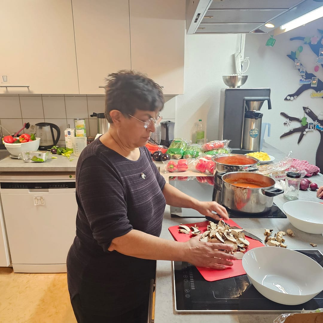 Gemeinsames Kochen in Hamburg – Teamwork und Genuss beim Zubereiten von regionalen Gerichten